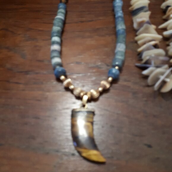 Lot - 2 Natural Material Necklaces - Blues and Ivories - Picture 2 of 4